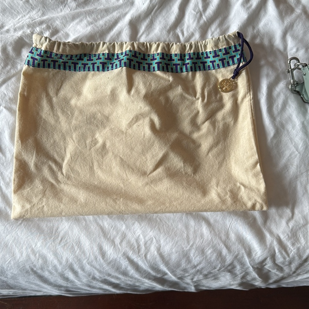 Tory Burch 151 Mercer Small Crescent Bag - Picture 5 of 5